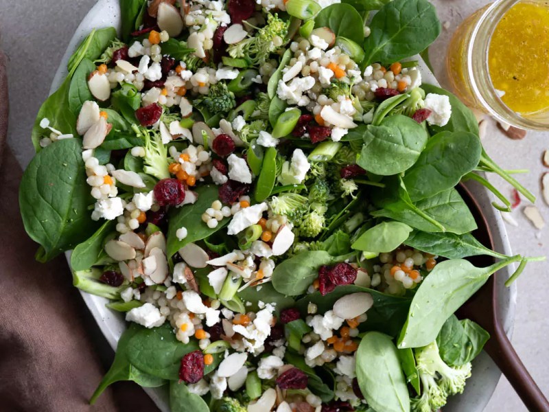 Sustainable food recipes – quick broccoli and spinach salad with couscous