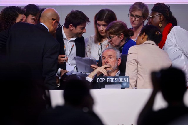 Chaos and confusion in the lead-up to adopting the Global Mutirao.